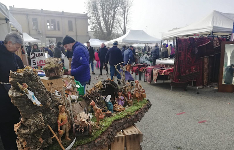Una giornata al mercatino dell'antiquariato